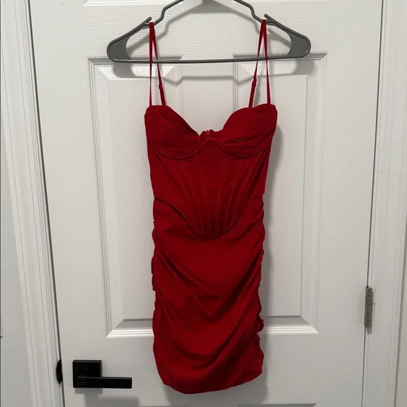Chic Backless Red Dress - Picture 5 of 6